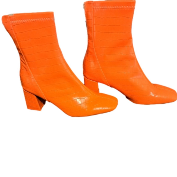 Crocodile Embossed Shoes - Crocodile Embossed Zipper Back Square Toe Chunky Heeled Classic Boots Size 7.5